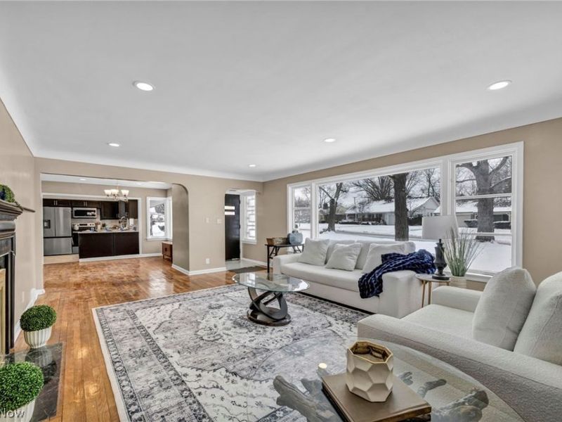 1081 Carver Road, Cleveland Heights, OH 44112 Photo 7