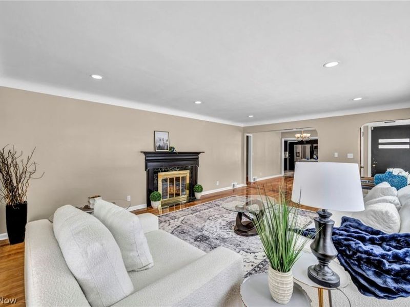 1081 Carver Road, Cleveland Heights, OH 44112 Photo 8