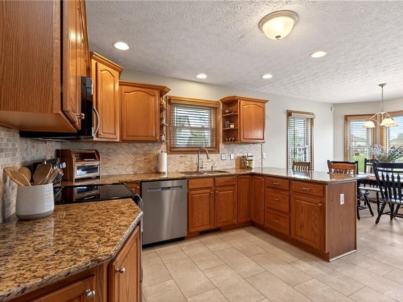 1020 Windpointe Way, Englewood, OH 45322 Photo 11