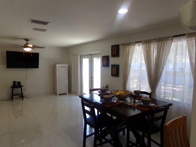 3901 Church Arbor Avenue , Unit B6, Tampa, FL 33614 Photo