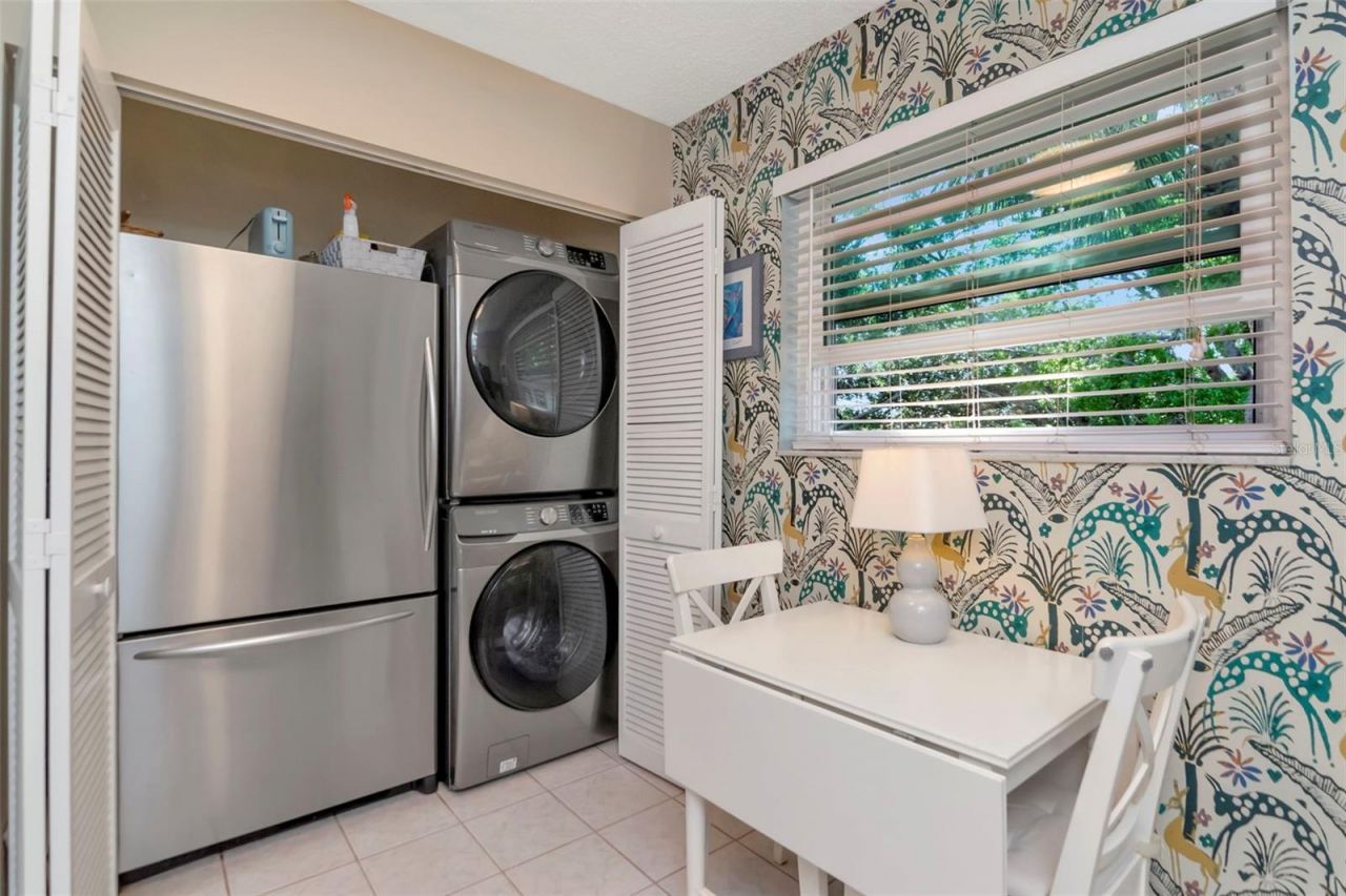 484 Santa Cruz Place Ne, Unit H, Saint Petersburg, FL 33703 Photo