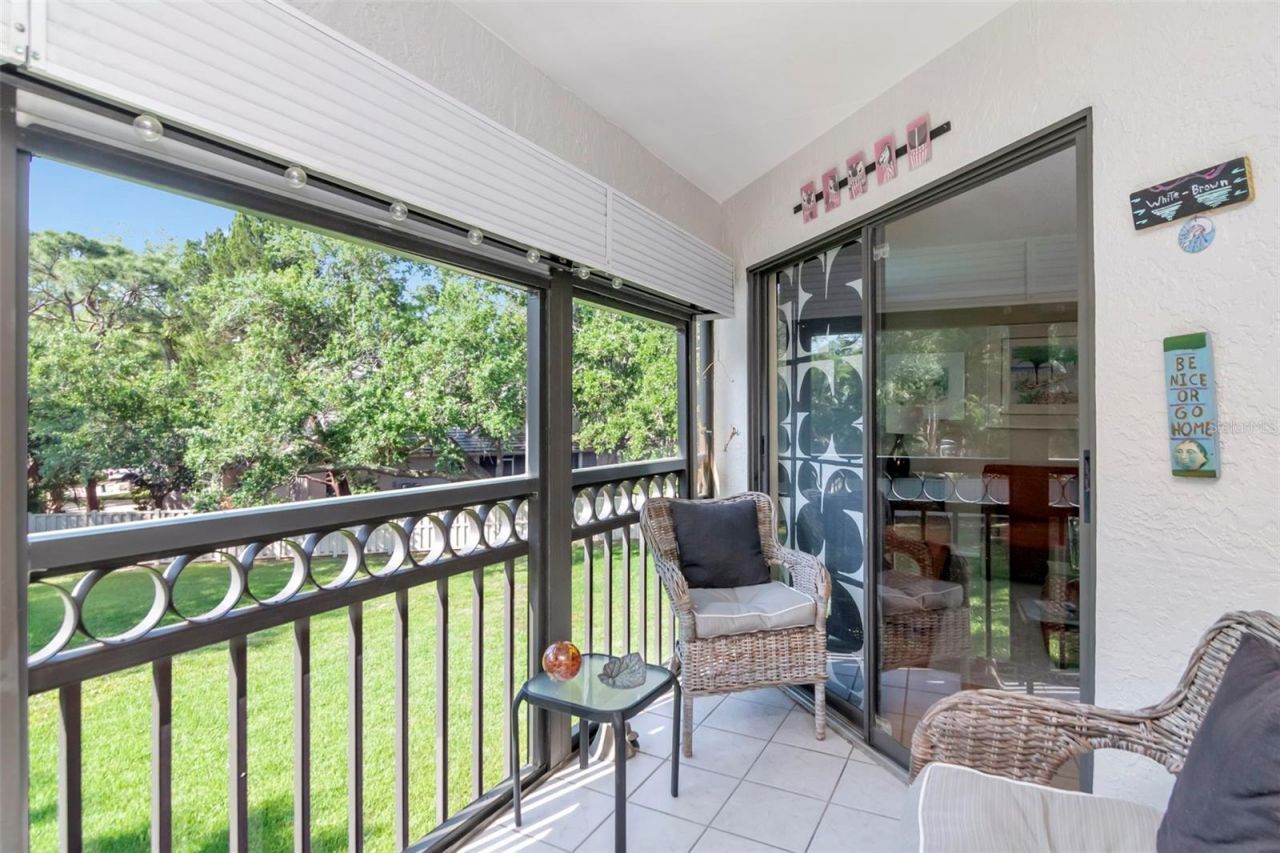 484 Santa Cruz Place Ne, Unit H, Saint Petersburg, FL 33703 Photo