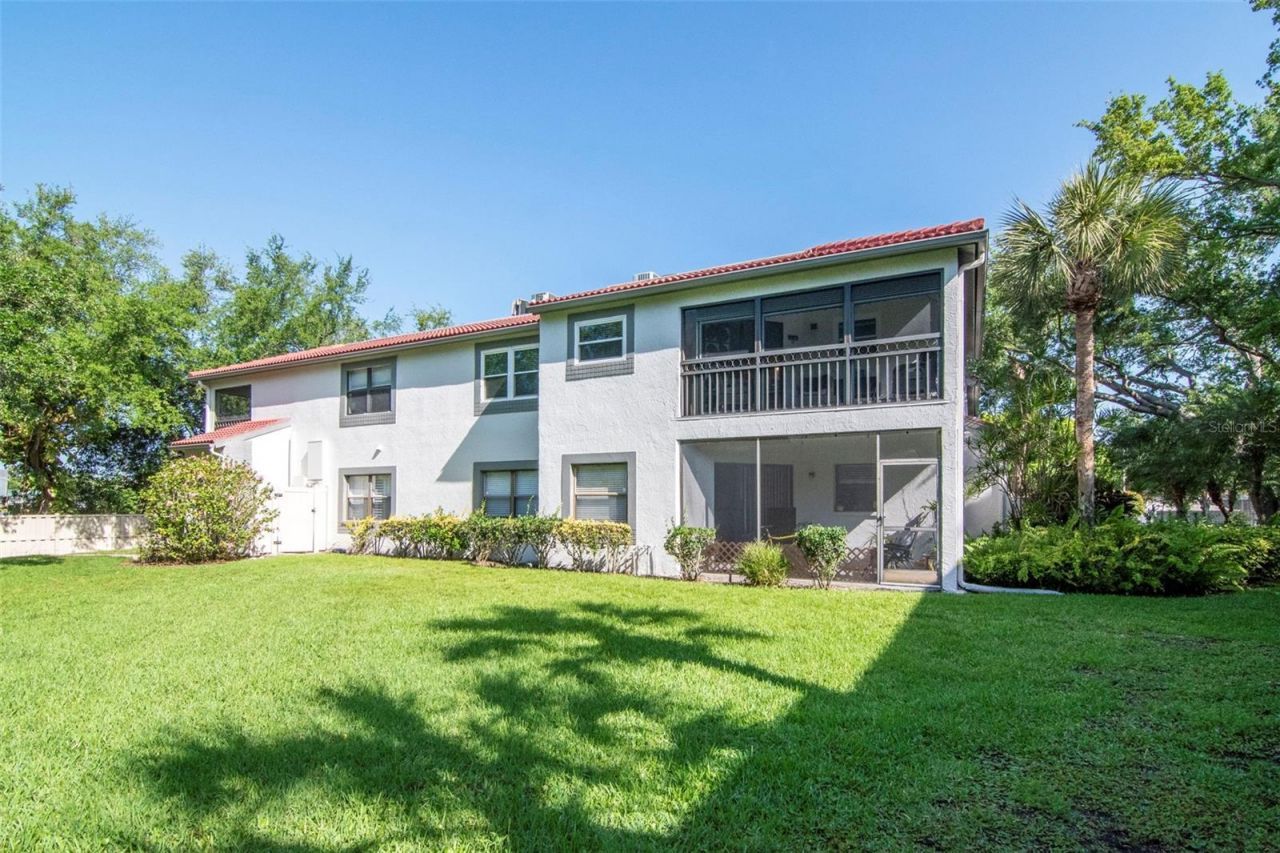 484 Santa Cruz Place Ne, Unit H, Saint Petersburg, FL 33703 Photo