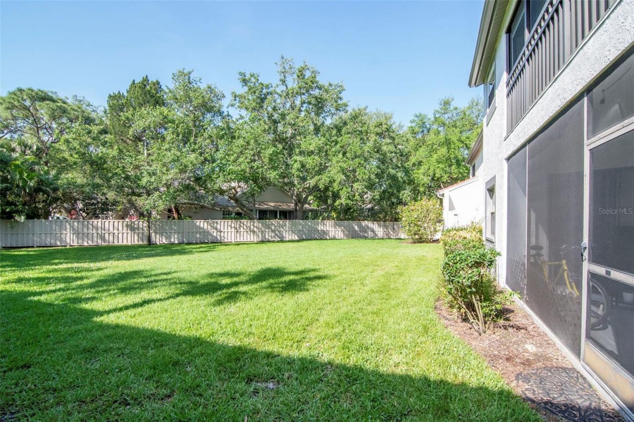 484 Santa Cruz Place Ne, Unit H, Saint Petersburg, FL 33703 Photo