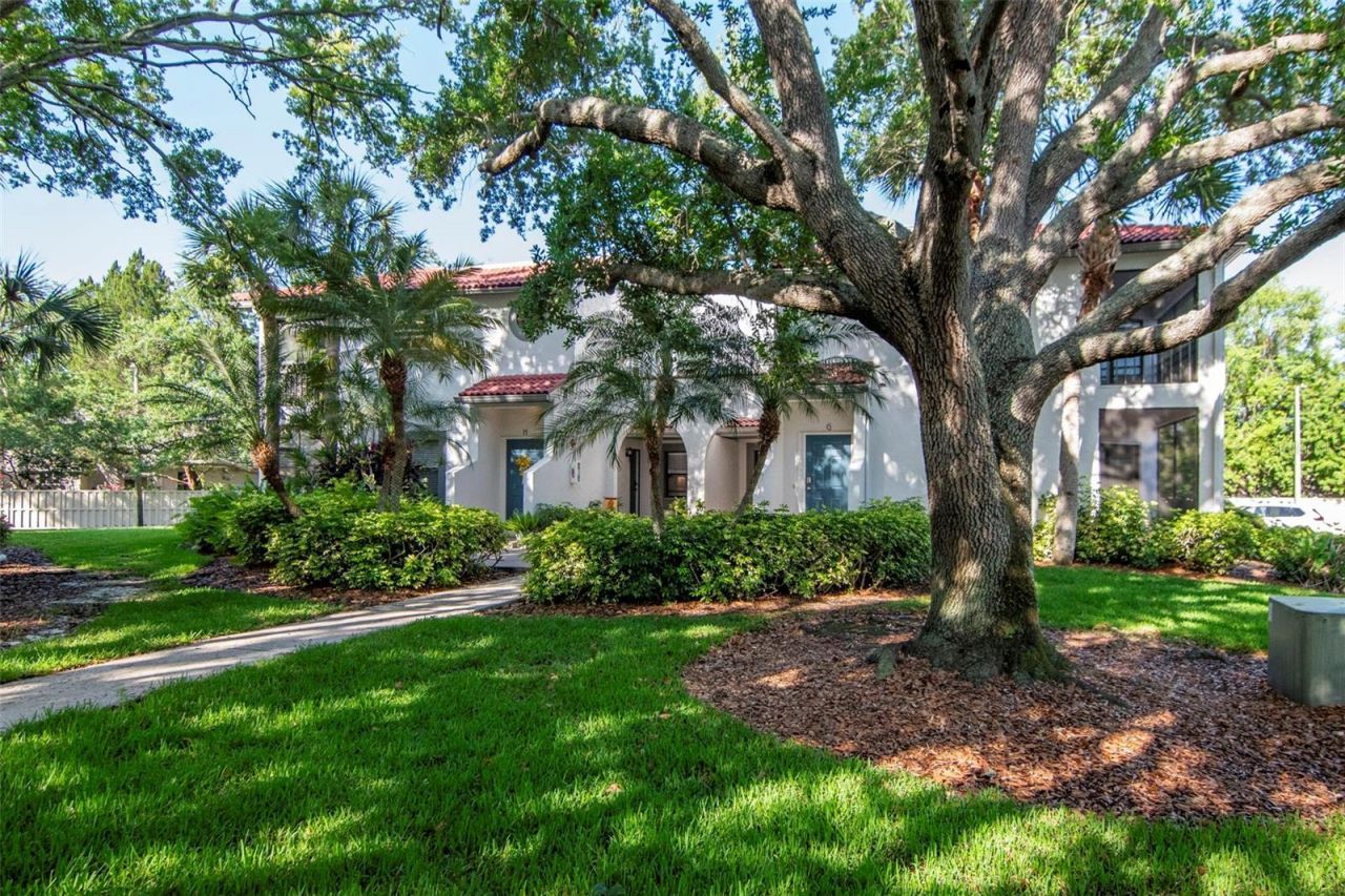 484 Santa Cruz Place Ne, Unit H, Saint Petersburg, FL 33703 Photo