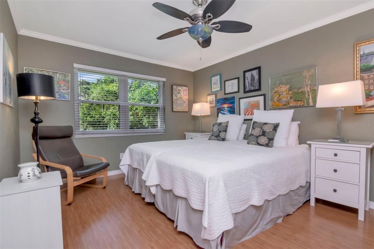 484 Santa Cruz Place Ne, Unit H, Saint Petersburg, FL 33703 Photo