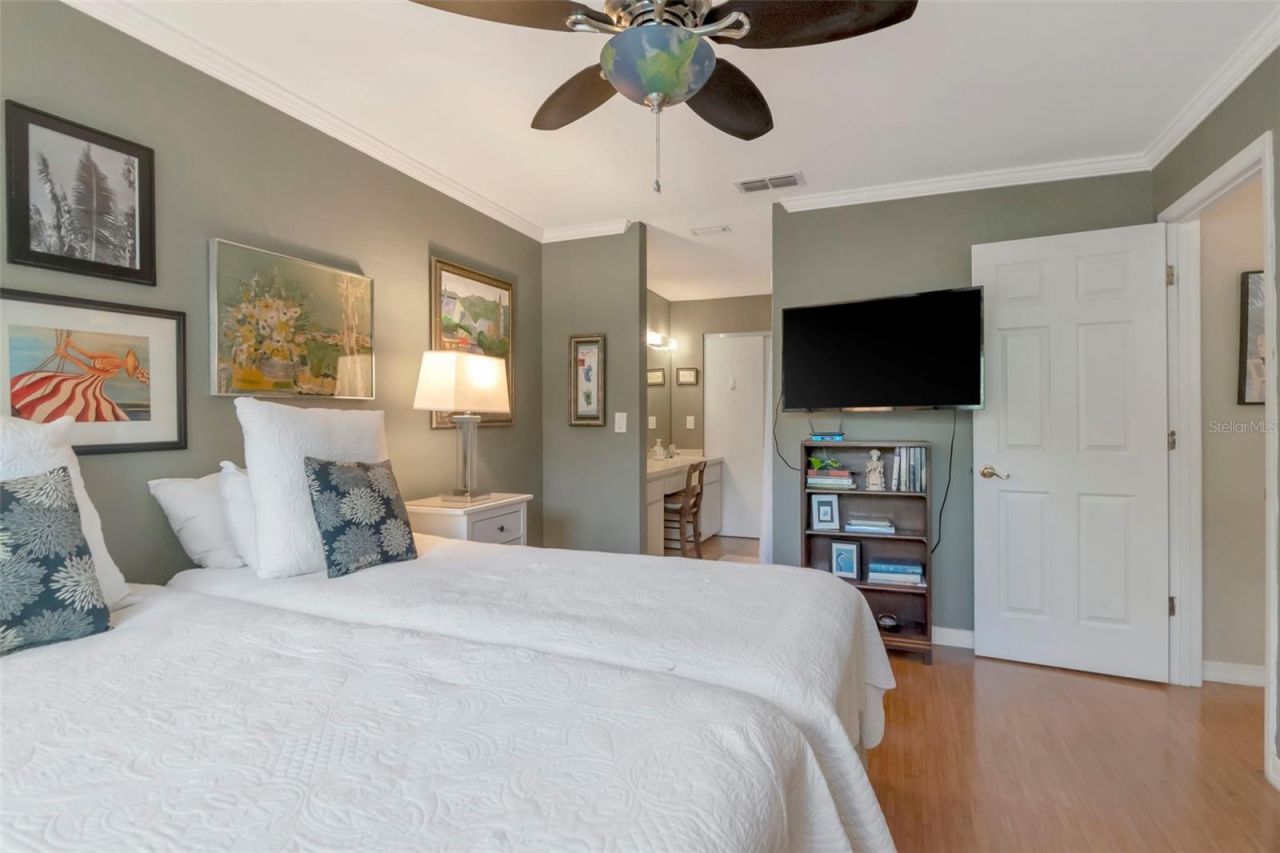 484 Santa Cruz Place Ne, Unit H, Saint Petersburg, FL 33703 Photo