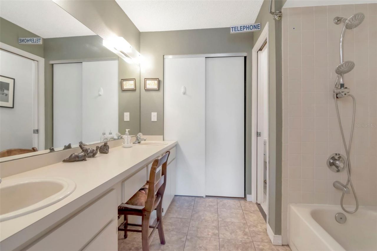 484 Santa Cruz Place Ne, Unit H, Saint Petersburg, FL 33703 Photo