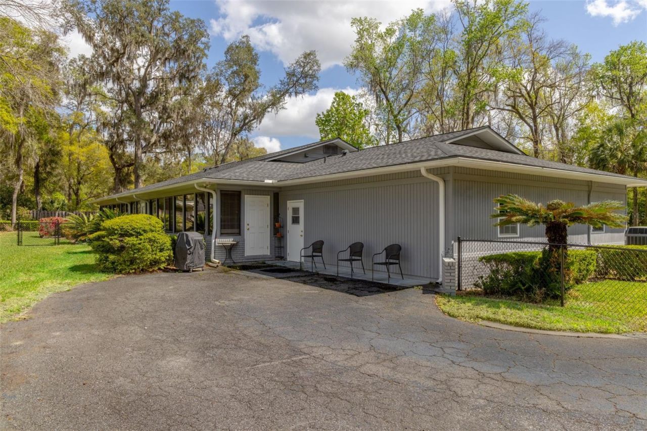 3930 NW 32nd Place , Gainesville, FL 32606 Photo