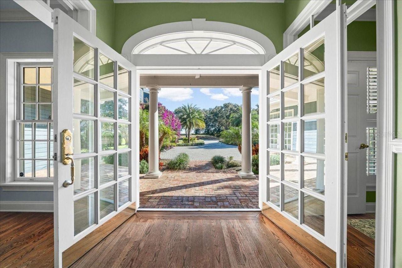 1200 Peninsula Drive, Tavares, FL 32778 Photo