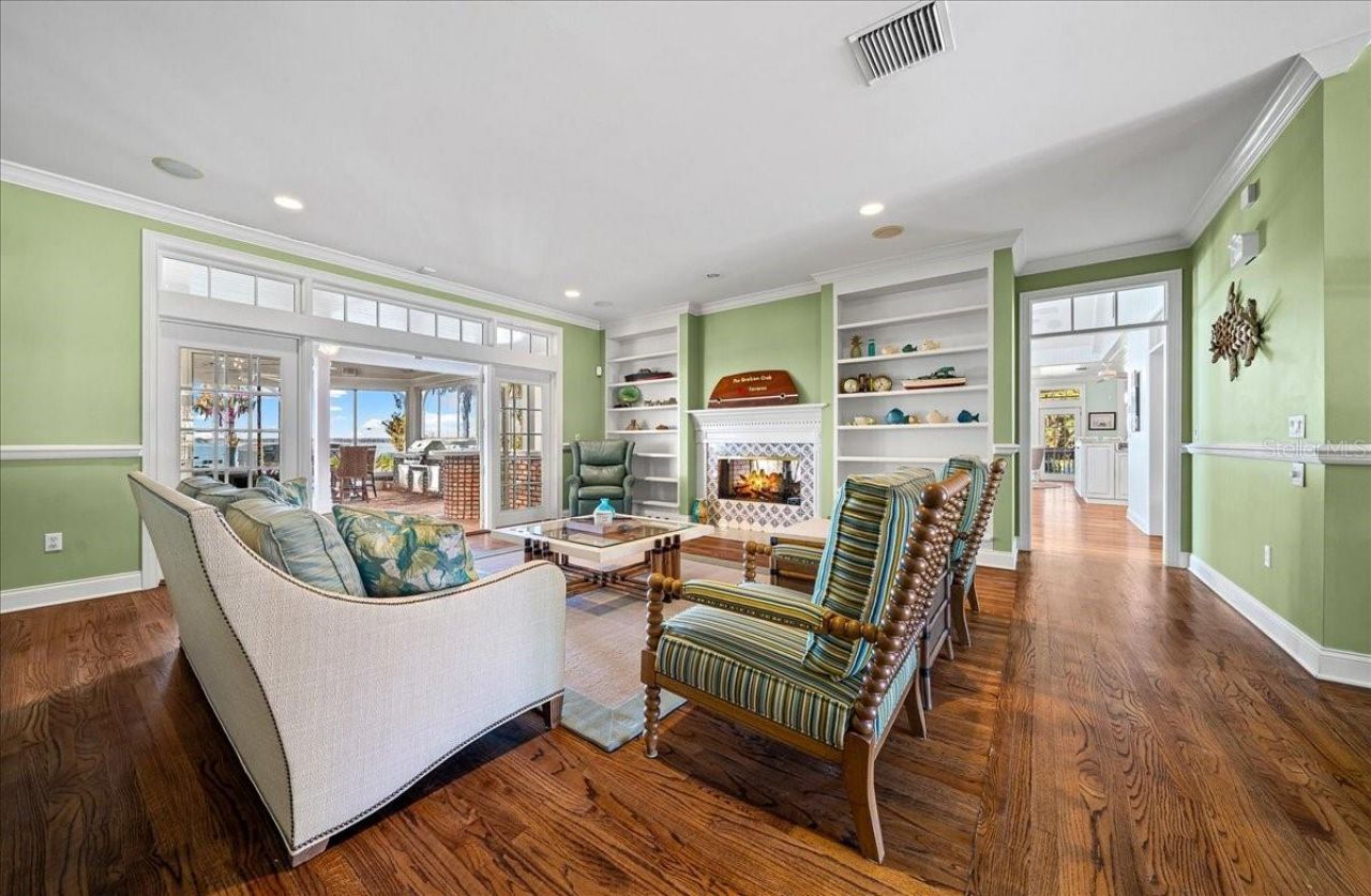 1200 Peninsula Drive, Tavares, FL 32778 Photo