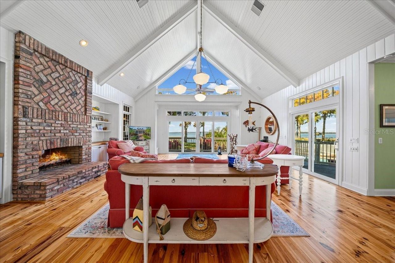 1200 Peninsula Drive, Tavares, FL 32778 Photo