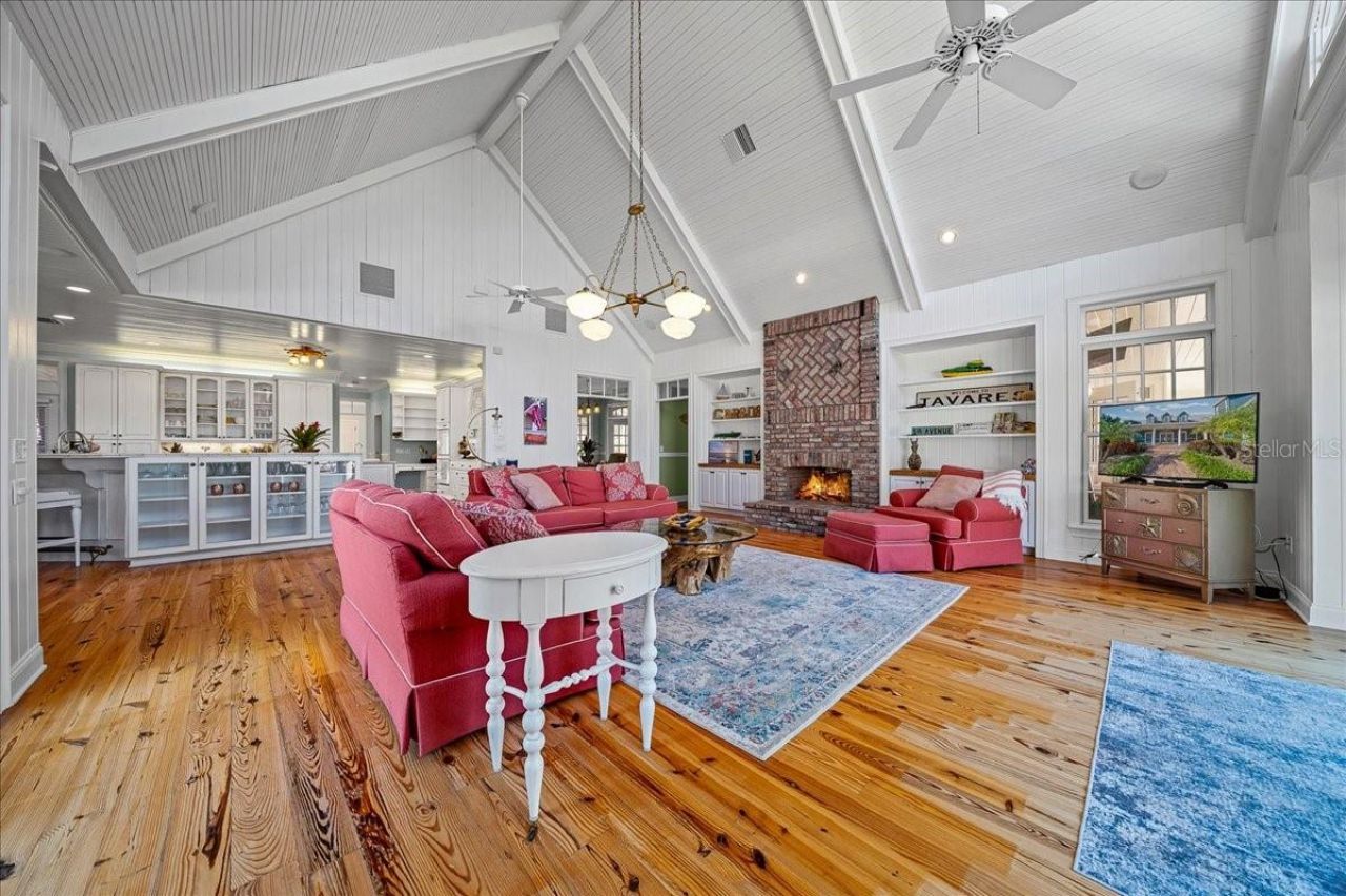 1200 Peninsula Drive, Tavares, FL 32778 Photo