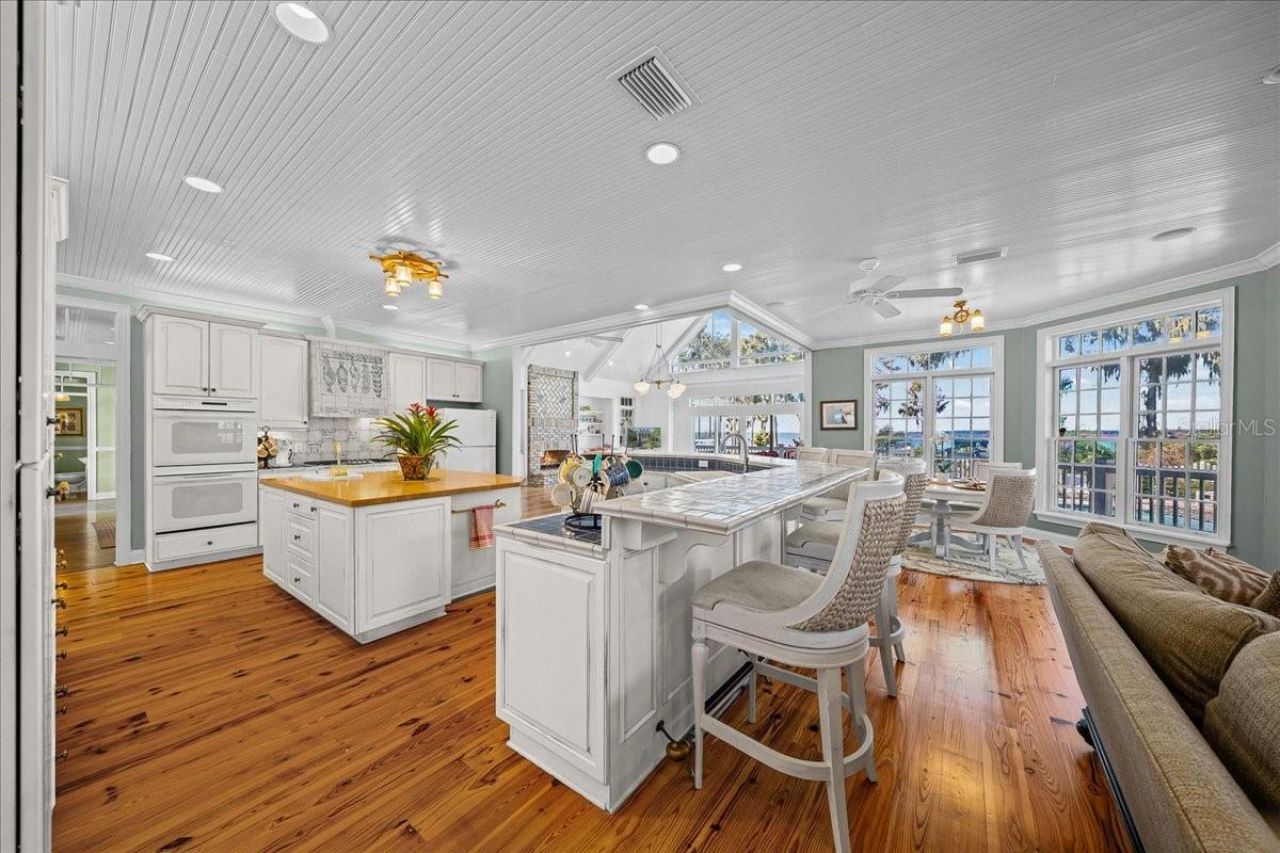 1200 Peninsula Drive, Tavares, FL 32778 Photo