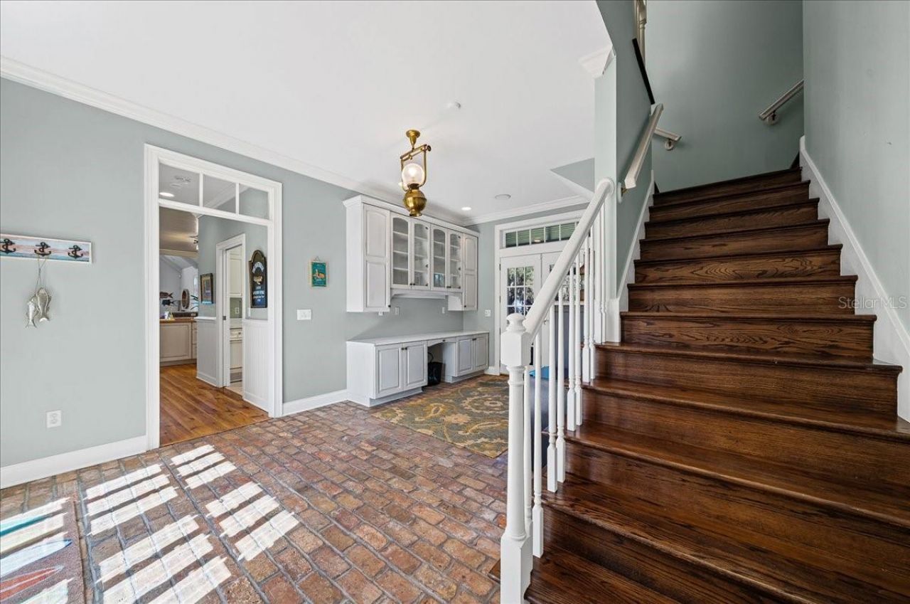 1200 Peninsula Drive, Tavares, FL 32778 Photo