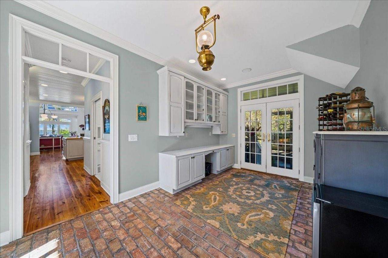 1200 Peninsula Drive, Tavares, FL 32778 Photo