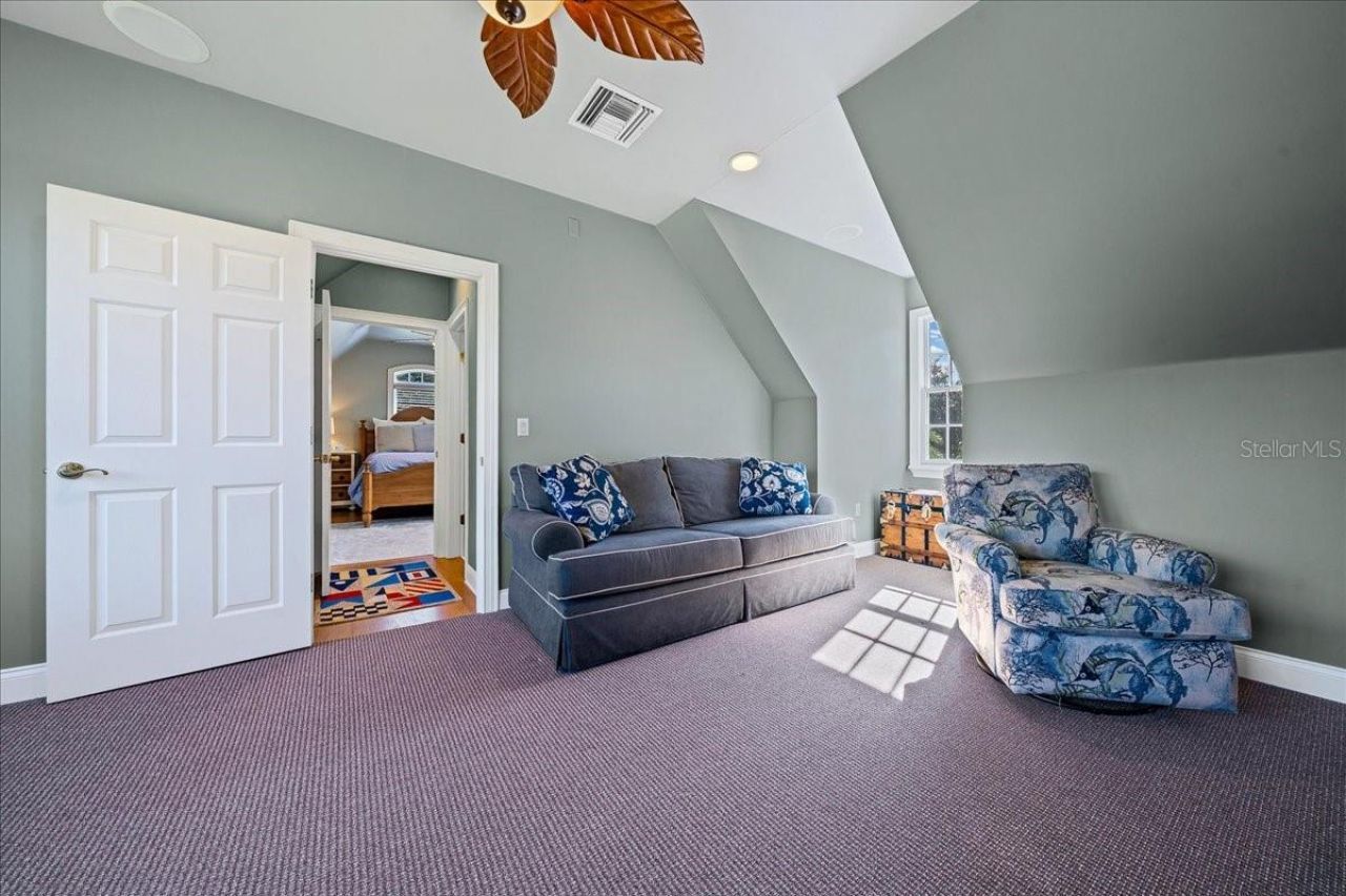 1200 Peninsula Drive, Tavares, FL 32778 Photo