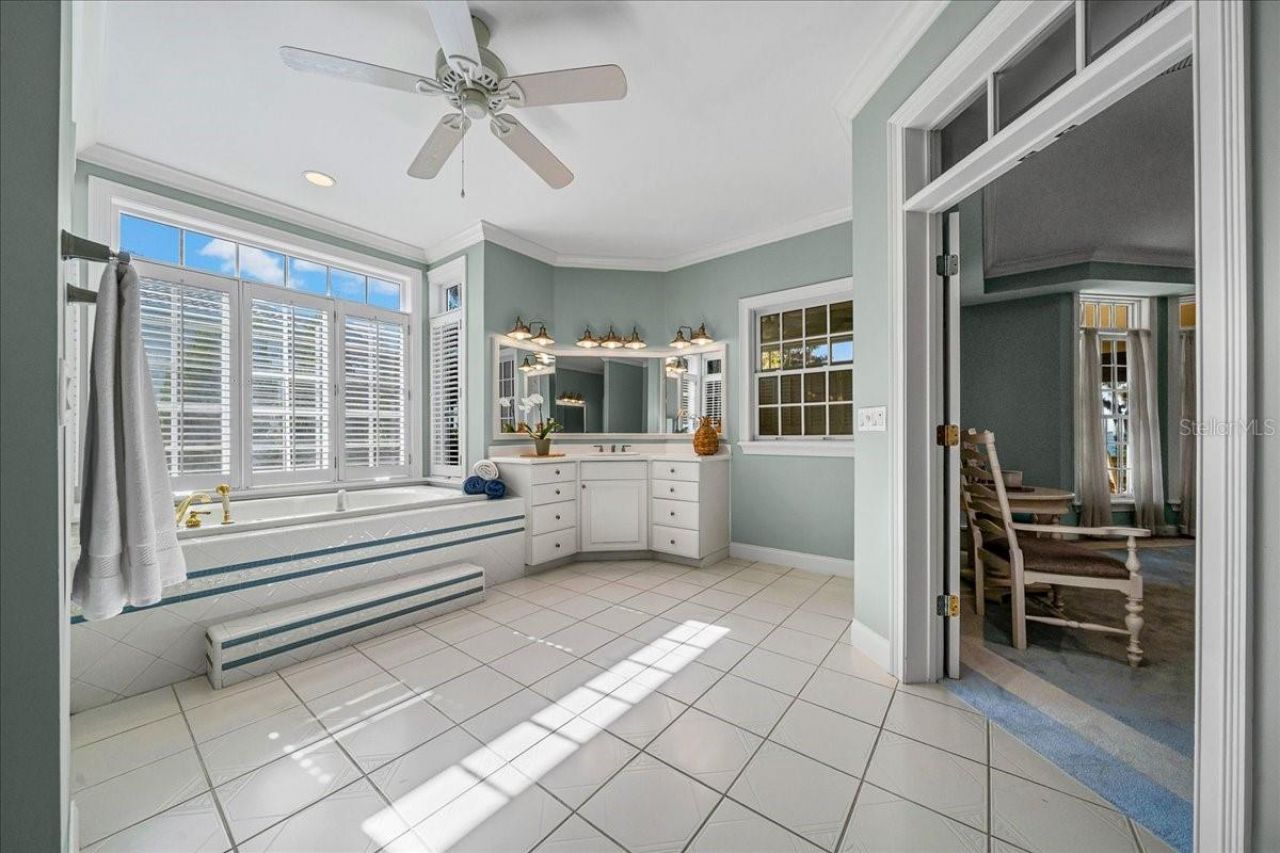 1200 Peninsula Drive, Tavares, FL 32778 Photo