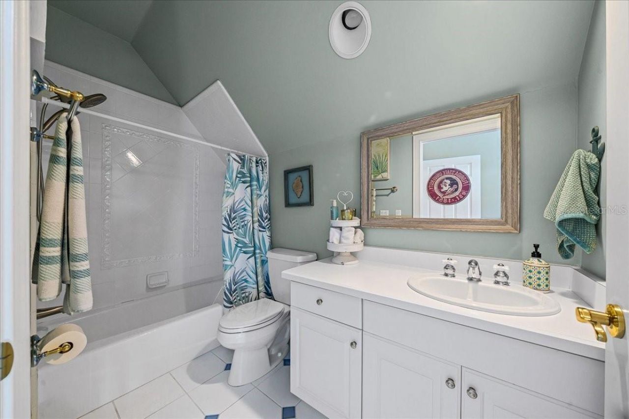 1200 Peninsula Drive, Tavares, FL 32778 Photo