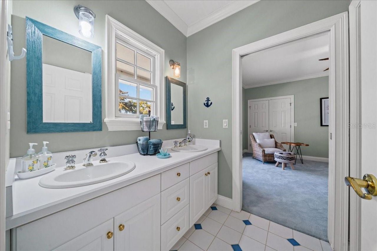 1200 Peninsula Drive, Tavares, FL 32778 Photo