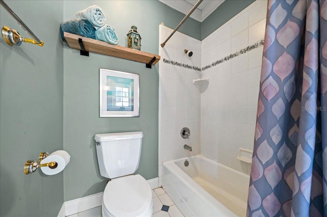 1200 Peninsula Drive, Tavares, FL 32778 Photo