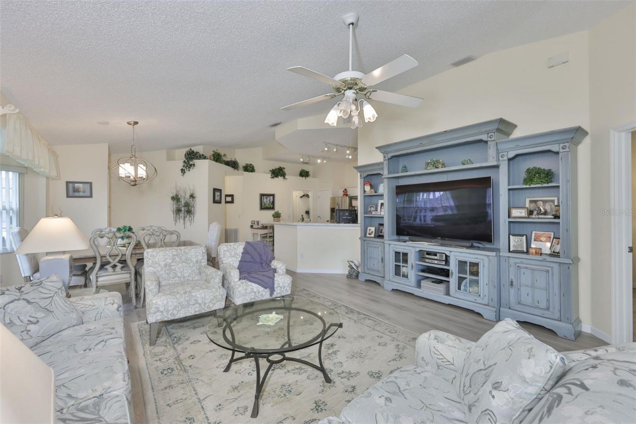 2012 Nantucket Drive, Unit 22, Sun City Center, FL 33573 Photo