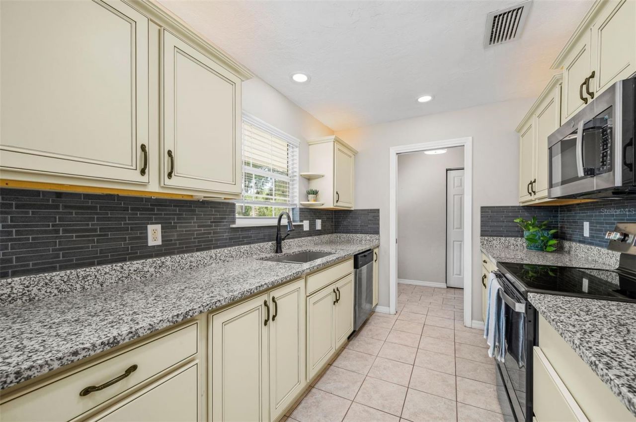 6820 SW 78th Street, Gainesville, FL 32608 Photo