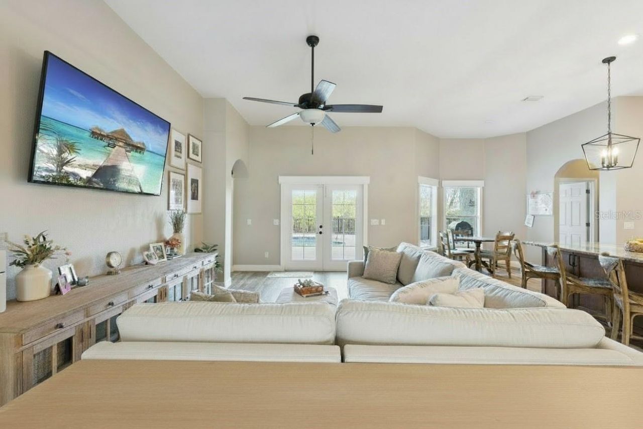 16805 Beauclaire Court, Tavares, FL 32778 Photo