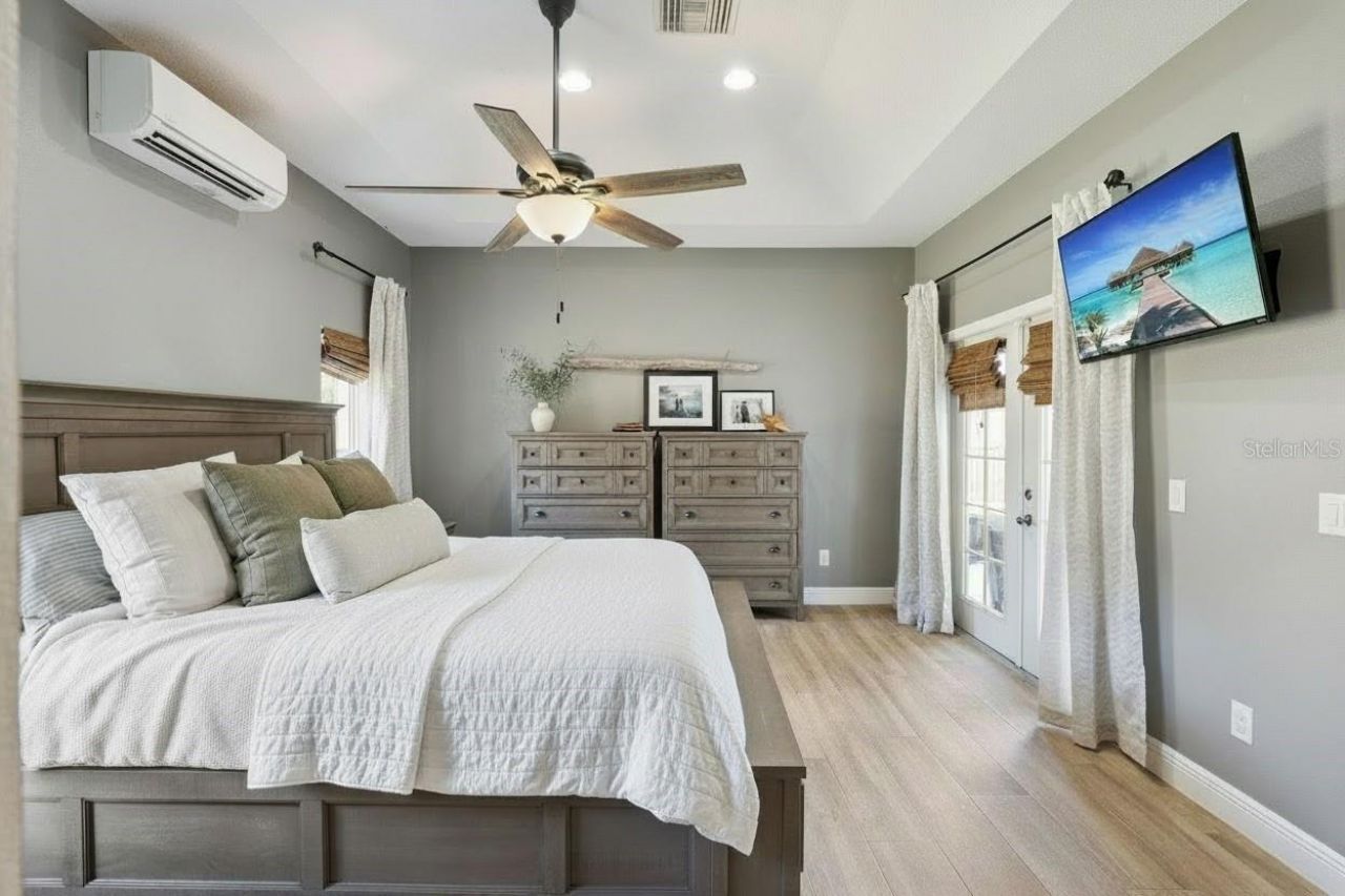 16805 Beauclaire Court, Tavares, FL 32778 Photo