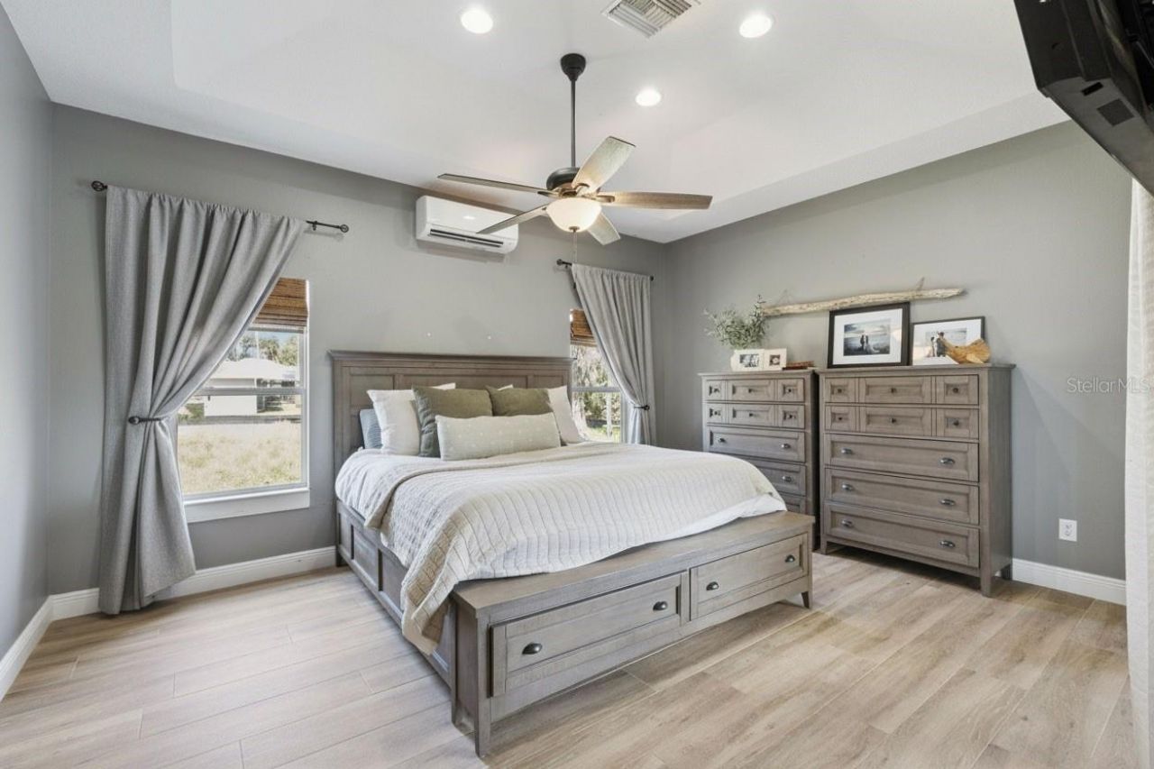 16805 Beauclaire Court, Tavares, FL 32778 Photo