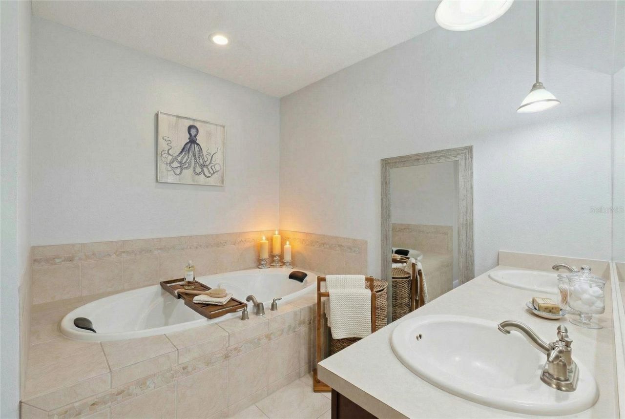 16805 Beauclaire Court, Tavares, FL 32778 Photo