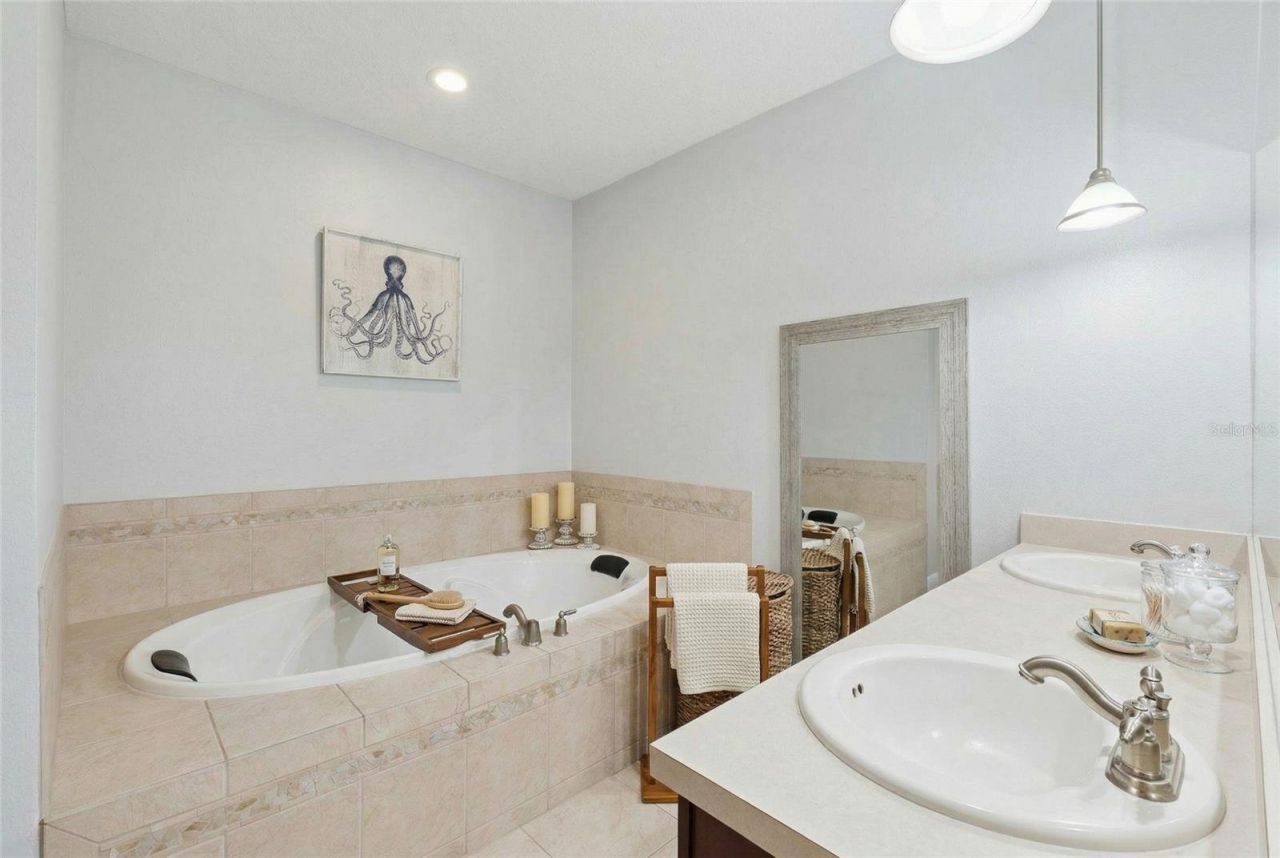 16805 Beauclaire Court, Tavares, FL 32778 Photo