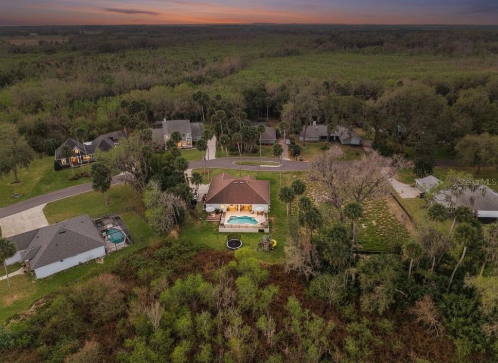 16805 Beauclaire Court, Tavares, FL 32778 Photo