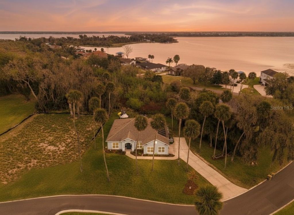 16805 Beauclaire Court, Tavares, FL 32778 Photo