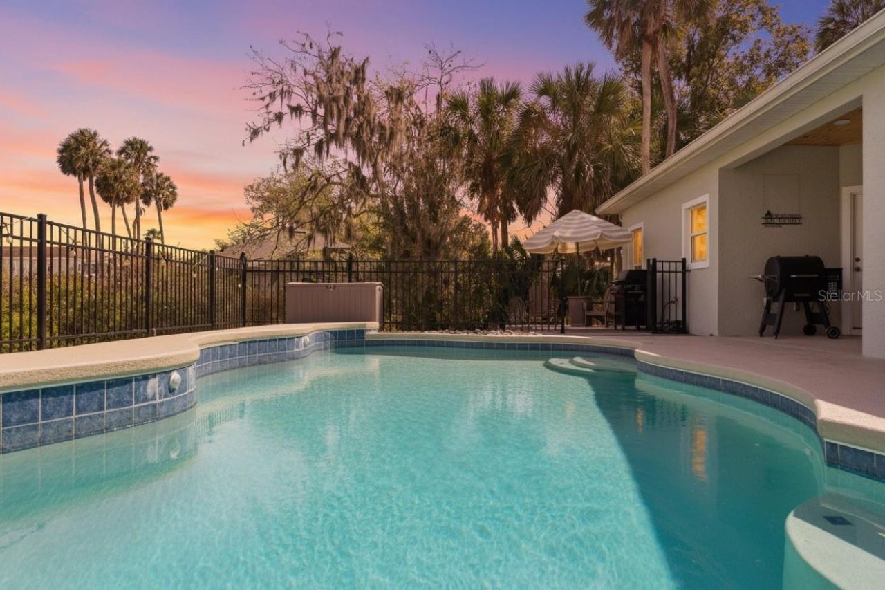 16805 Beauclaire Court, Tavares, FL 32778 Photo