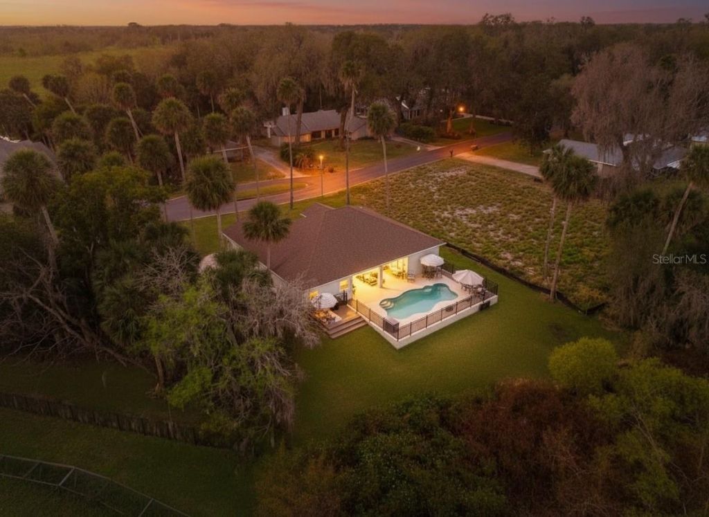 16805 Beauclaire Court, Tavares, FL 32778 Photo