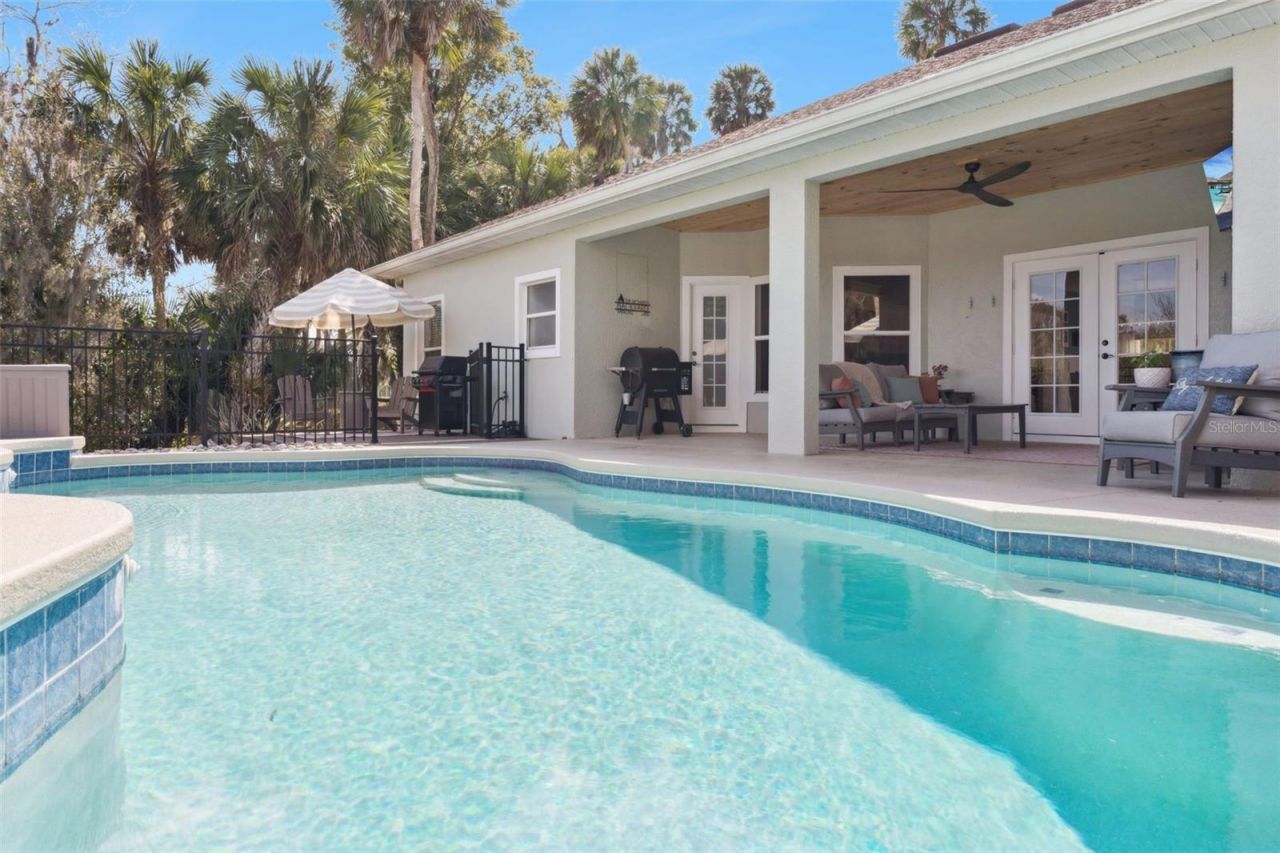 16805 Beauclaire Court, Tavares, FL 32778 Photo