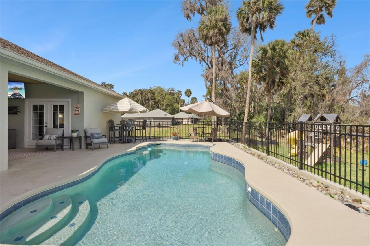 16805 Beauclaire Court, Tavares, FL 32778 Photo