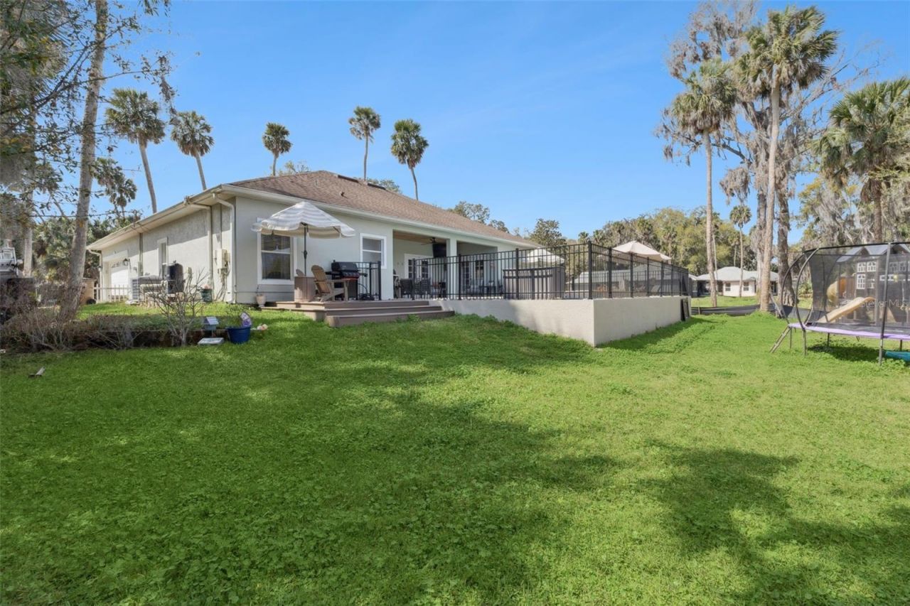 16805 Beauclaire Court, Tavares, FL 32778 Photo