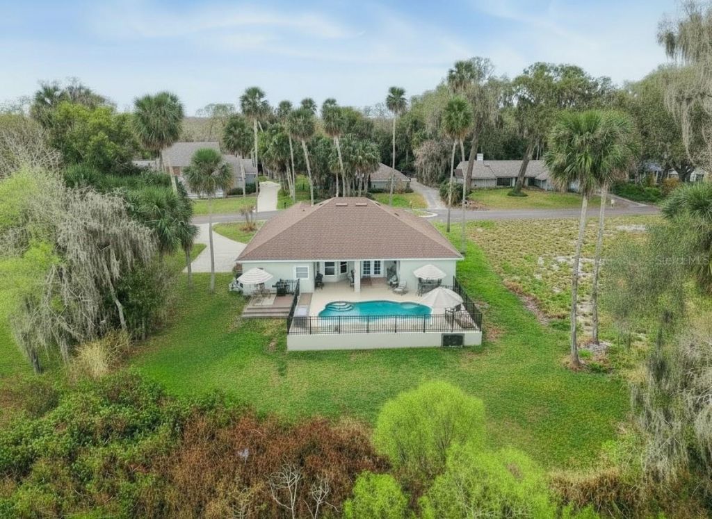 16805 Beauclaire Court, Tavares, FL 32778 Photo