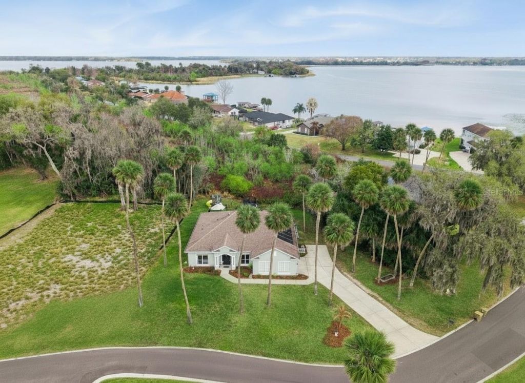 16805 Beauclaire Court, Tavares, FL 32778 Photo