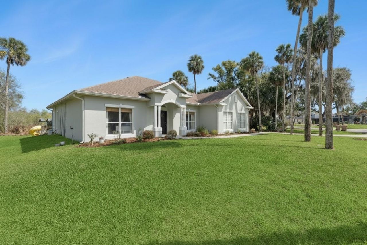 16805 Beauclaire Court, Tavares, FL 32778 Photo