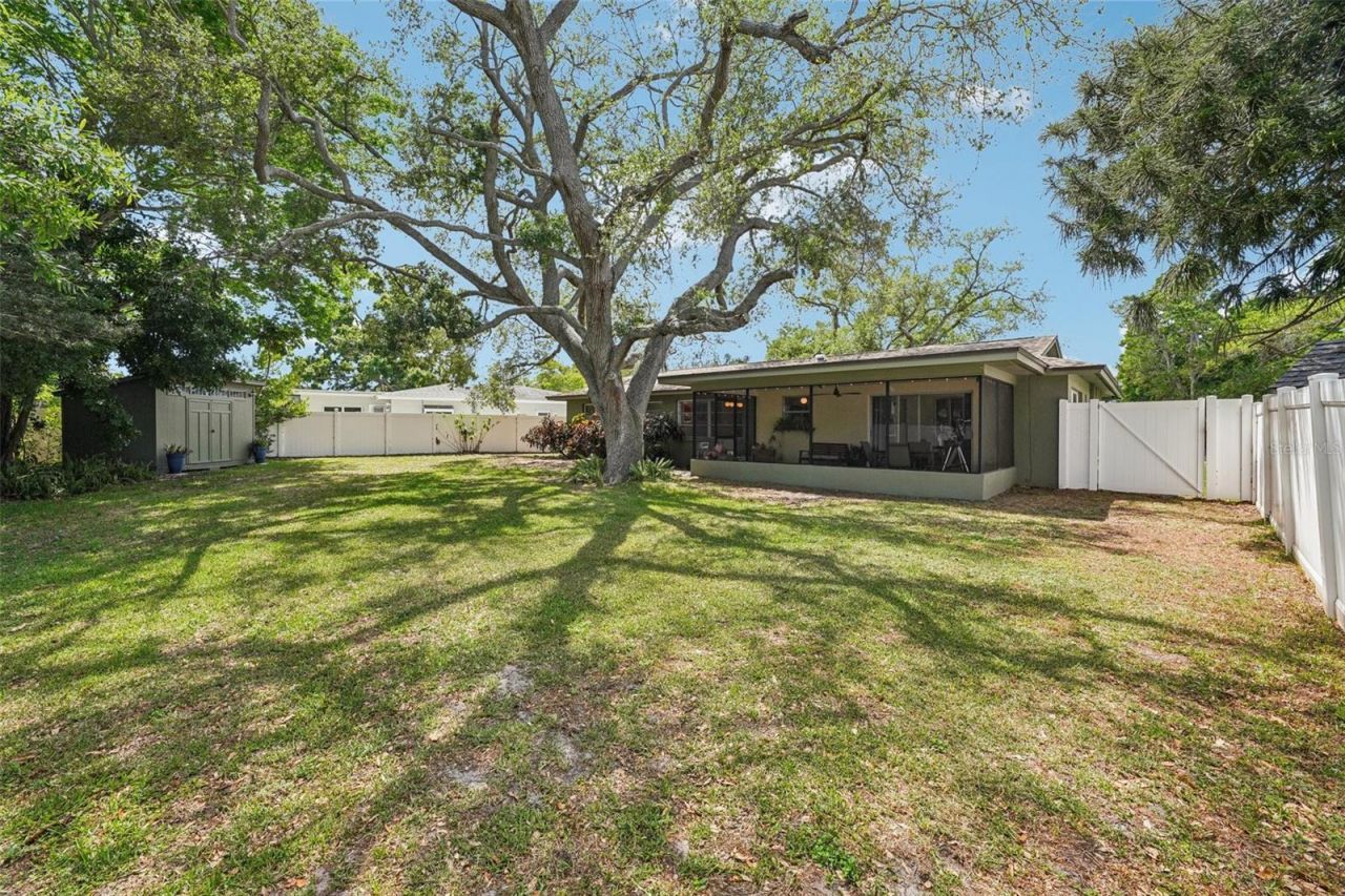 11469 Imperial Grove Drive E, Largo, FL 33774 Photo