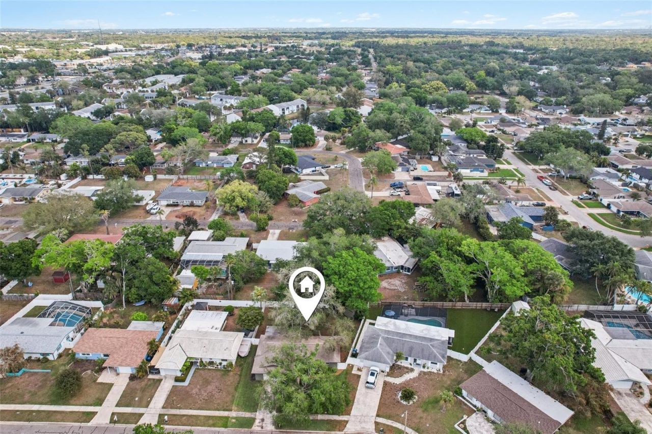 11469 Imperial Grove Drive E, Largo, FL 33774 Photo