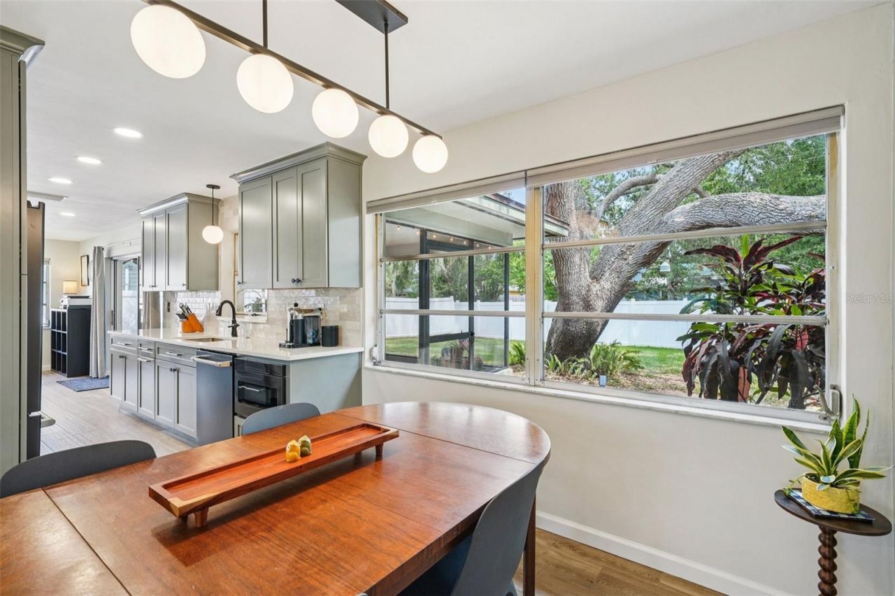 11469 Imperial Grove Drive E, Largo, FL 33774 Photo