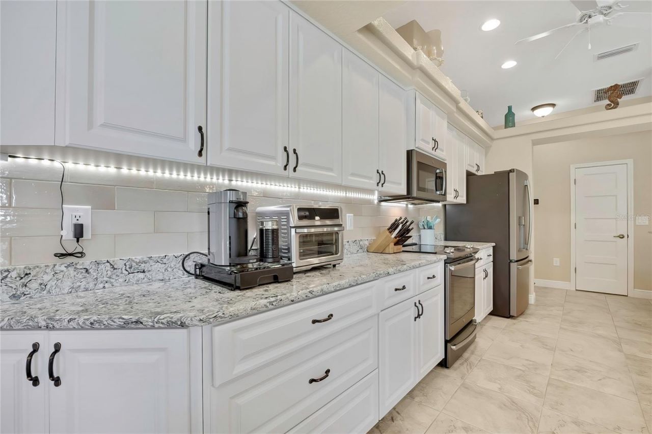 13020 Osprey Avenue , Weeki Wachee, FL 34614 Photo