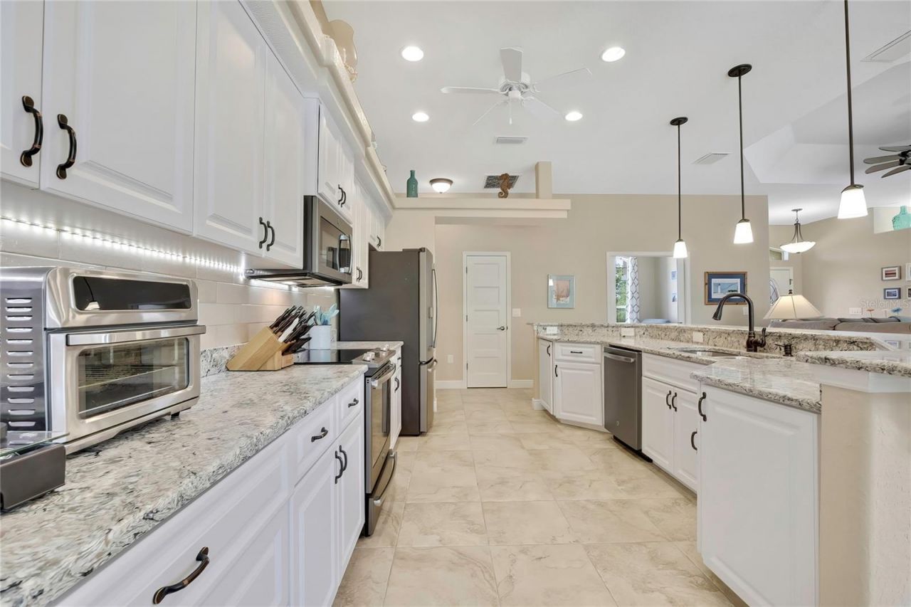 13020 Osprey Avenue , Weeki Wachee, FL 34614 Photo