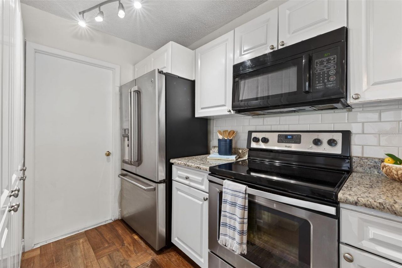 713 Caya Costa Court Ne, Saint Petersburg, FL 33702 Photo