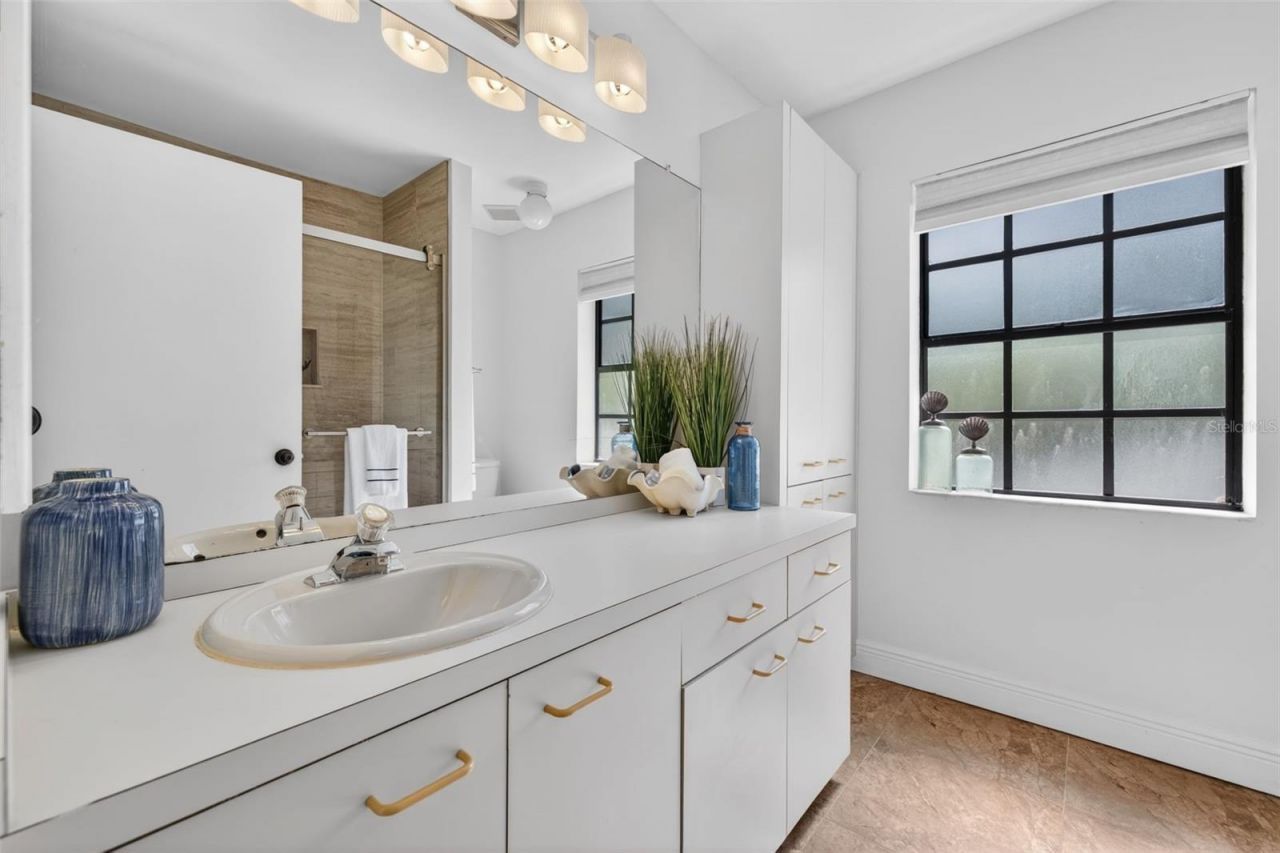 713 Caya Costa Court Ne, Saint Petersburg, FL 33702 Photo