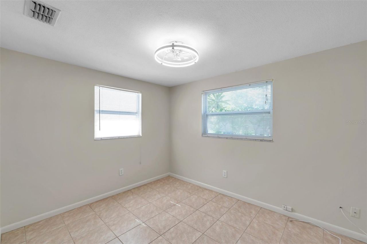 8074 37th Avenue N, Saint Petersburg, FL 33710 Photo